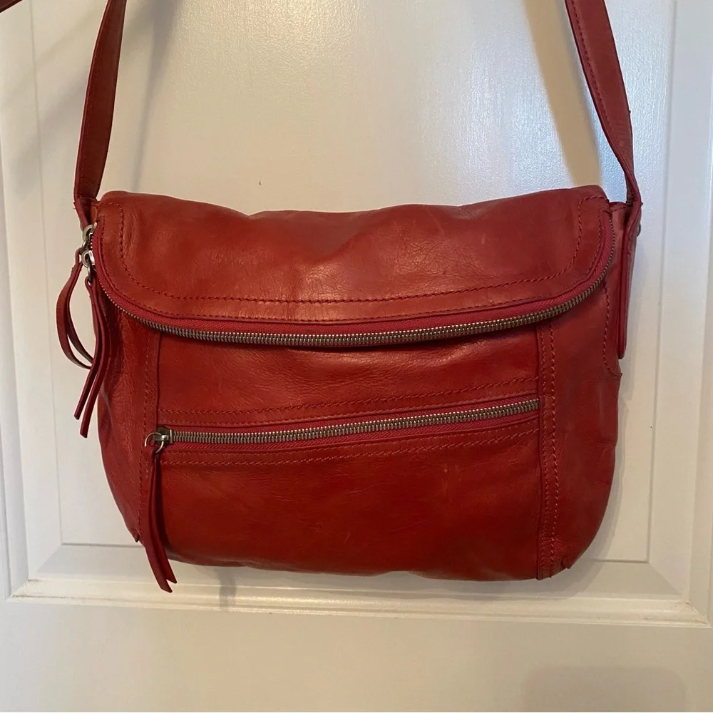HOBO INTERNATIONAL SHOULDER CROSSBODY BAG RED LEATHER FLAP SILVER HARDWARE